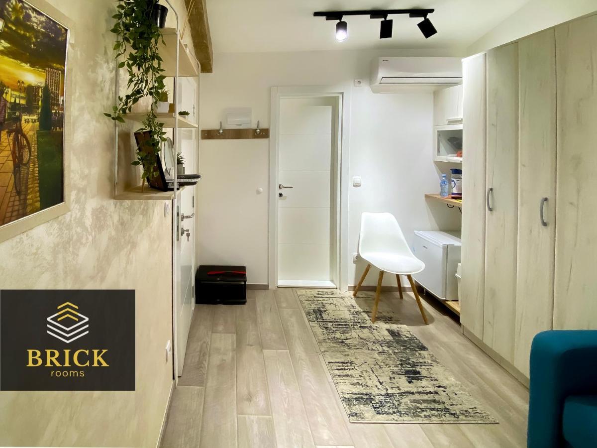 נובי פאזאר Brickrooms מראה חיצוני תמונה